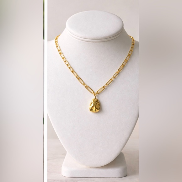 Layered Statement Necklace – Fashion Icon Must-Have - Picture 10 of 12